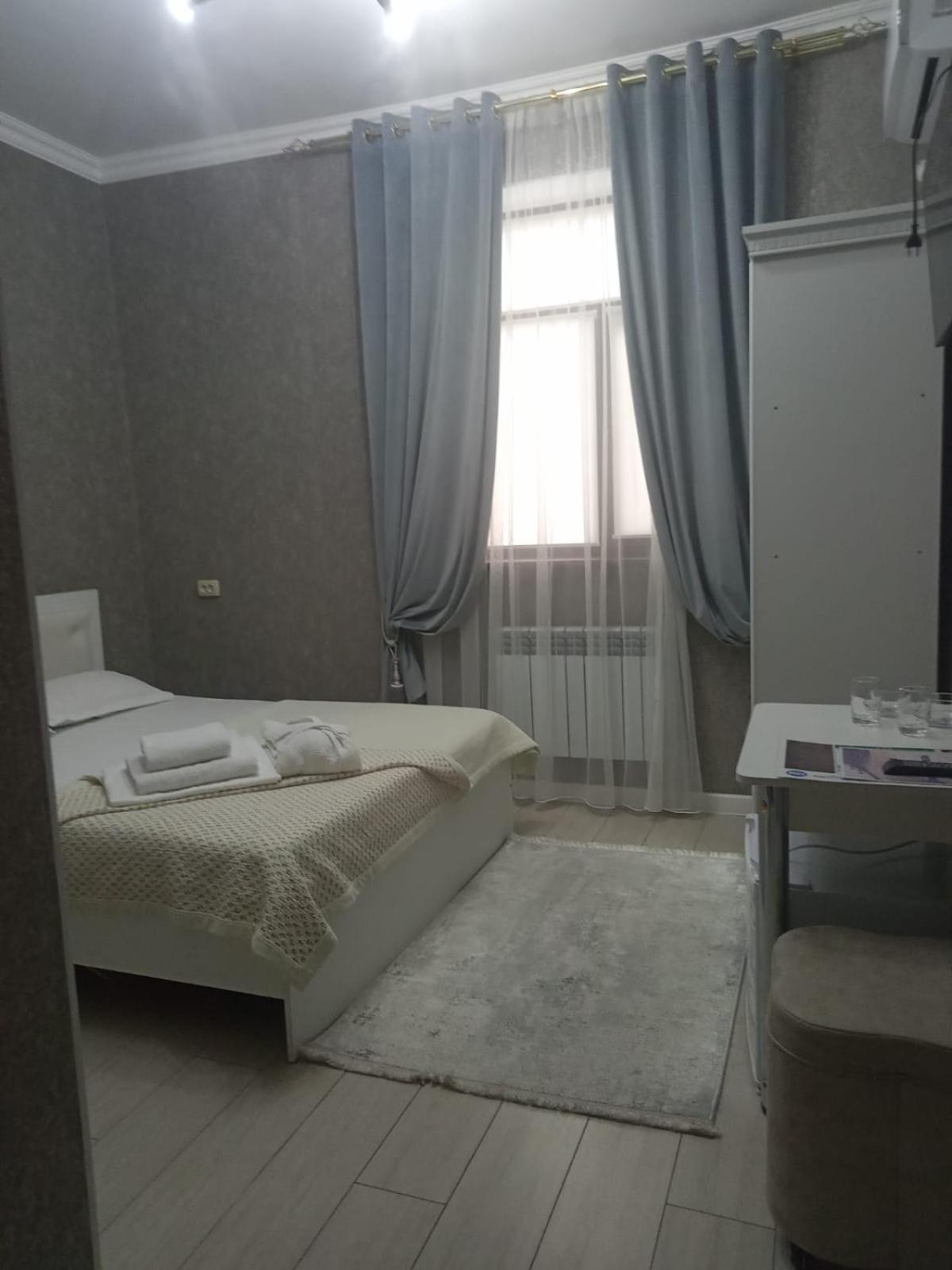 Hotel Keruen Deluxe Taraz Exterior foto